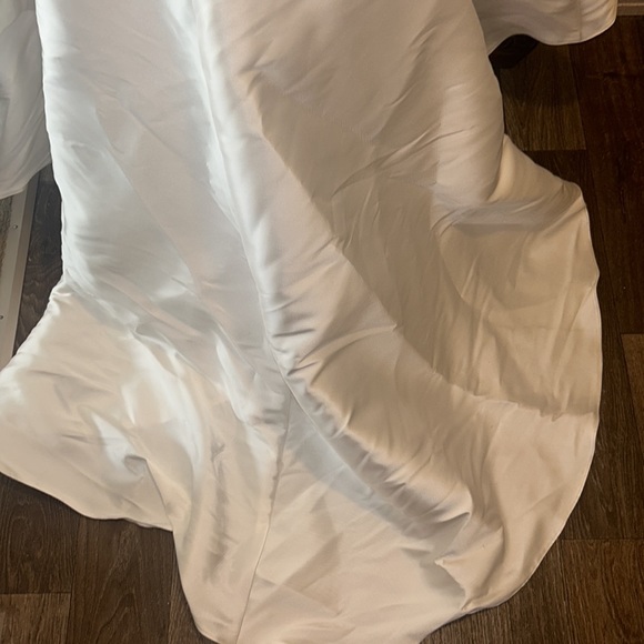 Mori Lee Mermaid Cut Wedding Dress - Picture 7 of 13